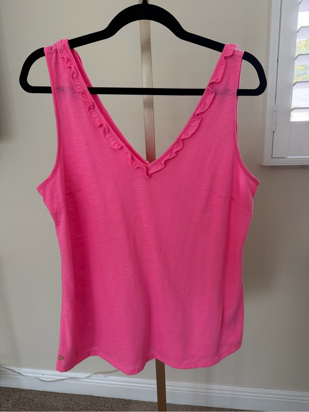 Lilly Pulitzer Pink Ruffled V-Neck Sleeveless Top 💕